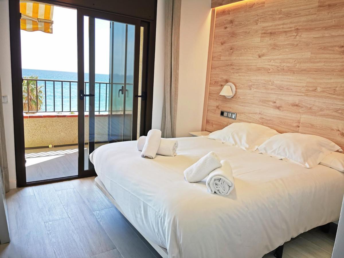 Apartaments Primera Linea Torre Valentina Сан Антони де Калоне Екстериор снимка