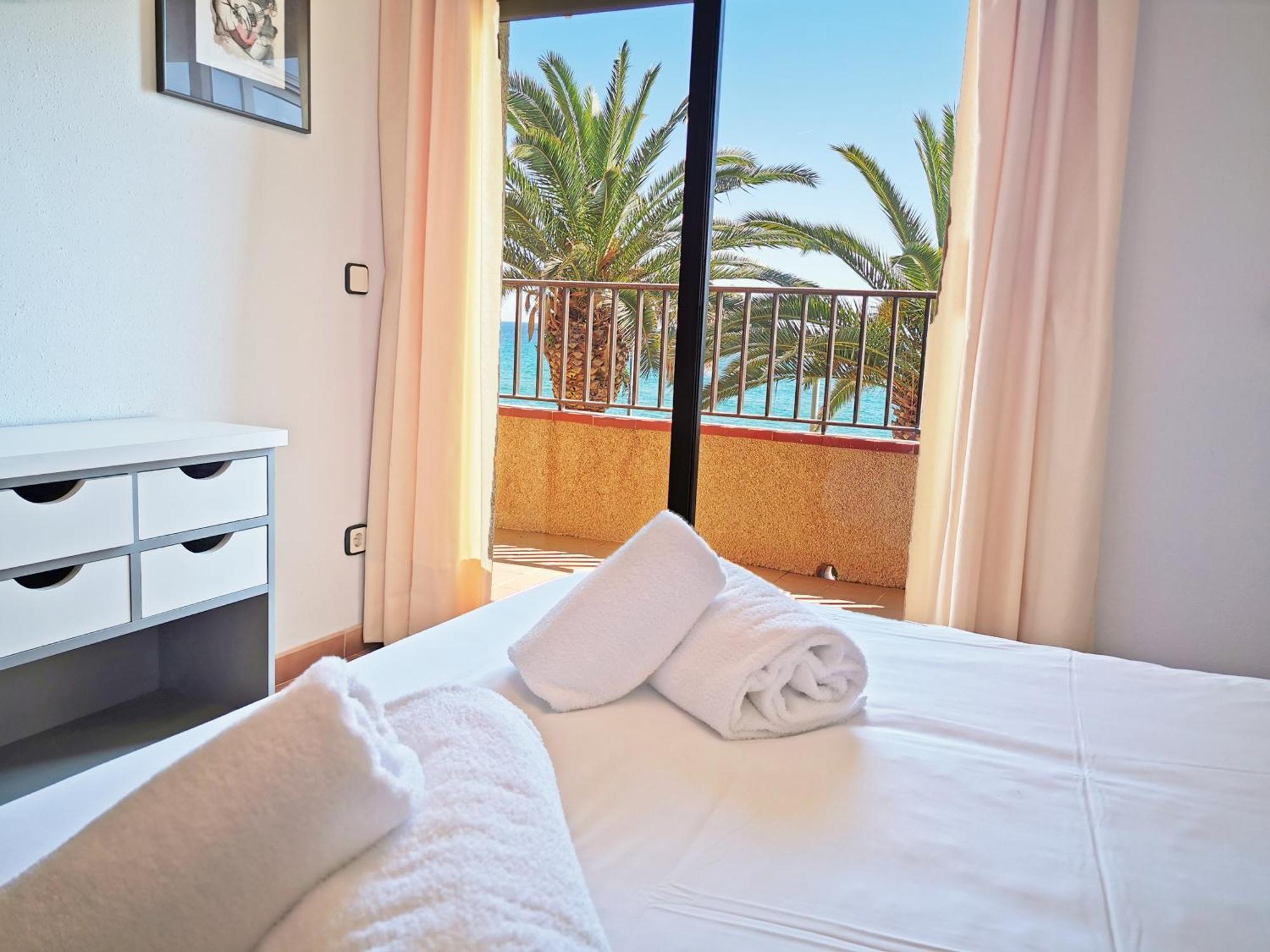 Apartaments Primera Linea Torre Valentina Сан Антони де Калоне Стая снимка